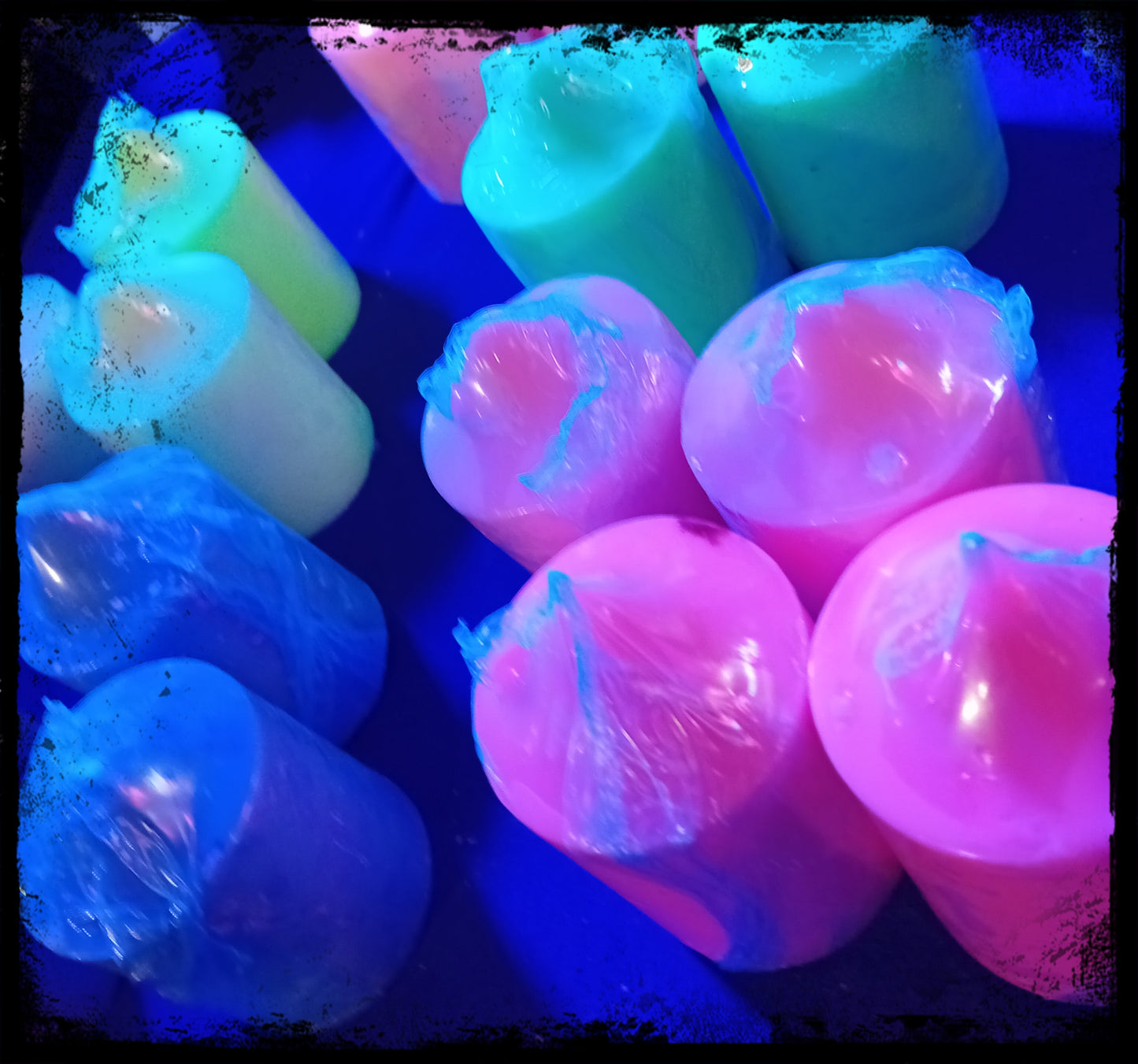 Mini Wax Play Candle 7.5 x 5cm